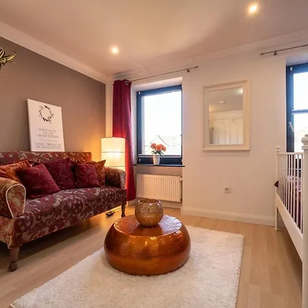 Valley Lounge شقة Weibern